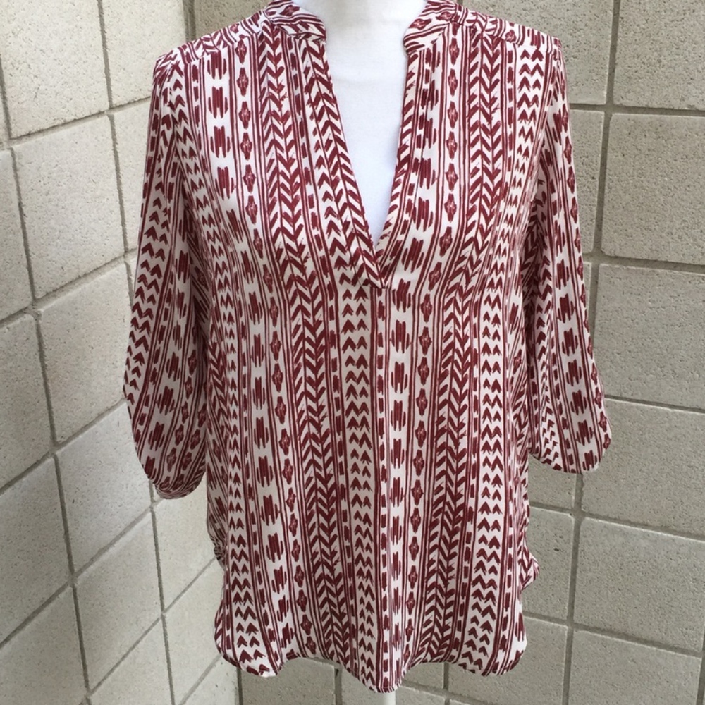 EUC Lush Perfect Roll Tab Sleeve Tunic Size M.